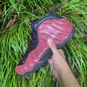 Nike Foamposite “Cracked Lava” Size 10